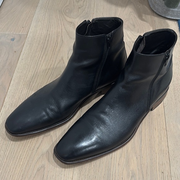 Black Leather Chukka Boots with Pointed Toe - Picture 1 of 8